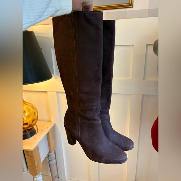 LL Bean Women’s Heeled Suede Boots Size 10 - Picture 1 of 6
